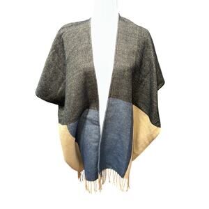 Ann Taylor Loft Kimono Shawl Fringe Color Block One Size NWT
Fall Winter Neutral